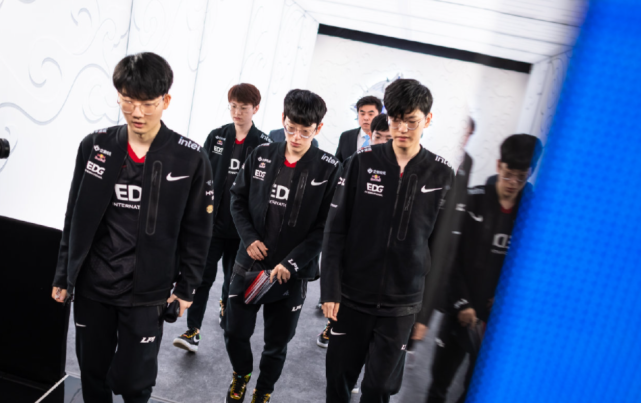 正式签署协 正式签署协