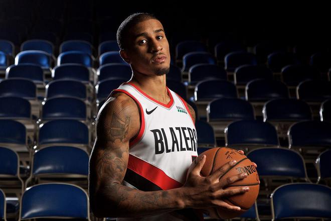 出火花四溅 出火花四溅